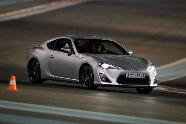 toyota 86 on the track