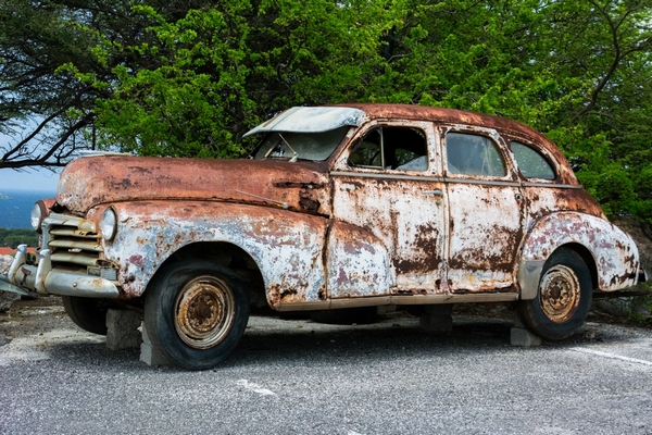 rusted car