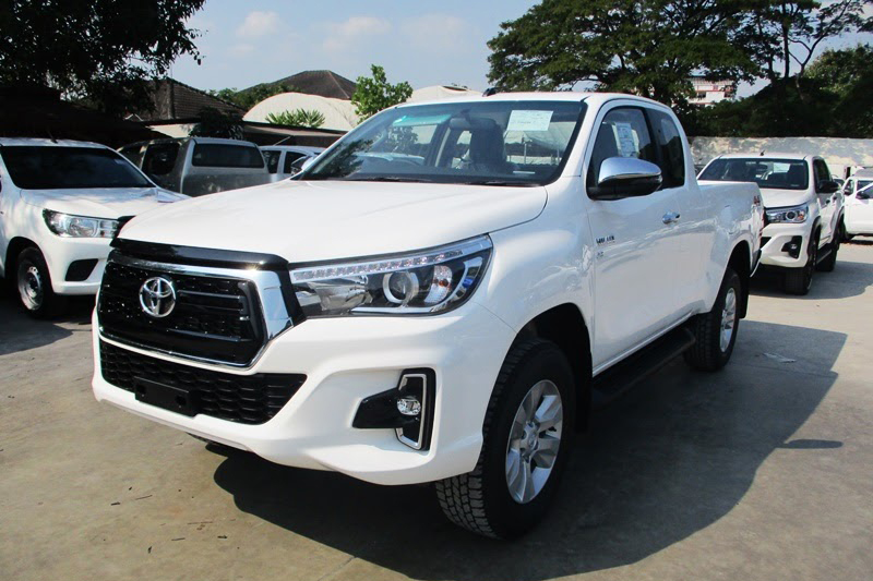 Toyota Hilux in Super White color