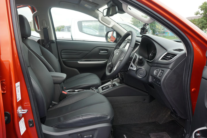 Mitsubishi Strada 2019 interior