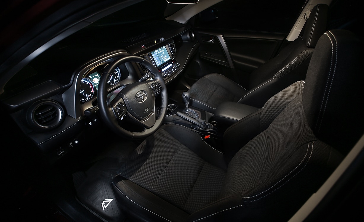 2018 toyota rav4 interior