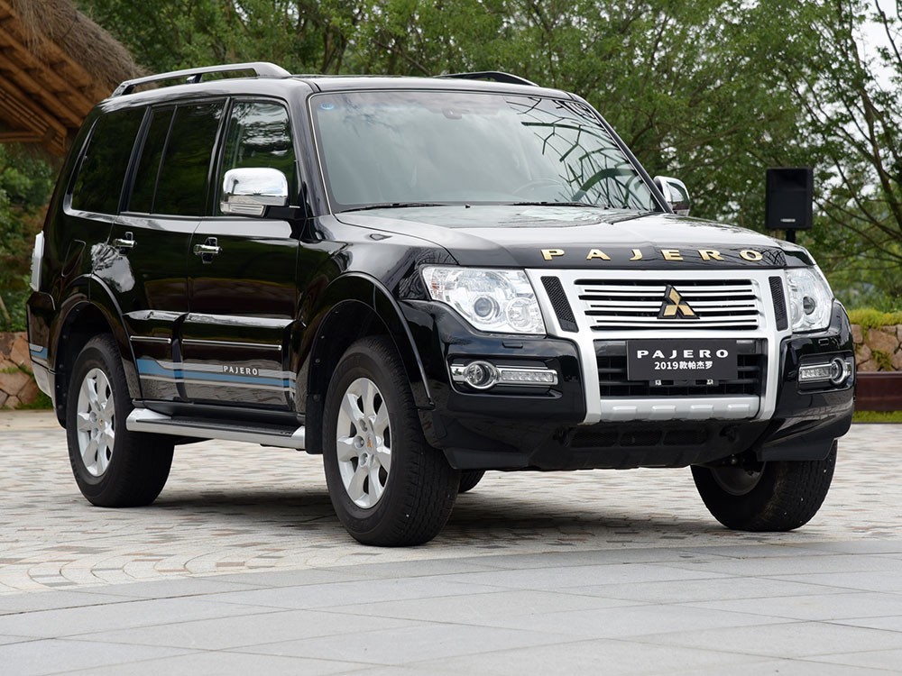 Mitsubishi Pajero 2019