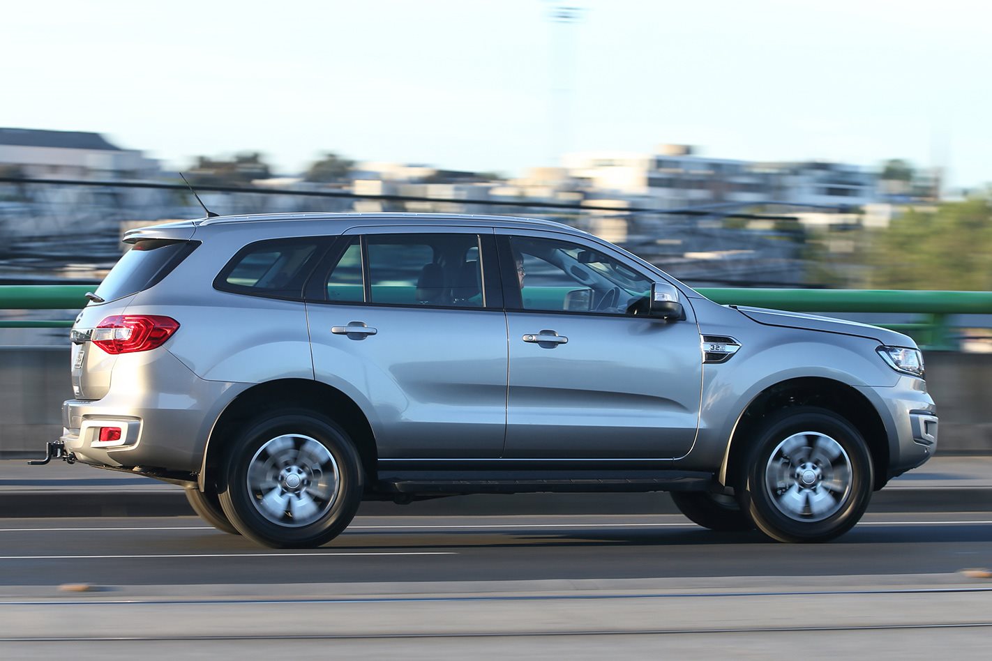 Ford Everest Ambiente 2017 exterior